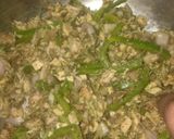 A picture of step 3 of சிக்கன் சீஸ் பிரட் ரோல்ஸ்.