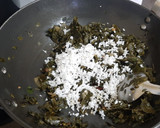 முருங்கை ம‌ற்று‌ம் அகத்தி கீரை பொரியல் ரெசிபி ஸ்டேப் 3 புகைப்படம்