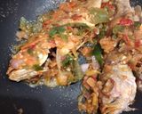 Foto langkah ke 4 dari resep Ikan Ekor Kuning Balado 2 Cabe.