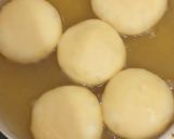 Foto langkah ke 5 dari resep Mini Bomboloni Tower.