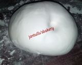 A picture of step 11 of Vanilla fondant cake.
