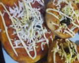 صورة لخطوة 3 من وصفة ميني بيتزا🤤