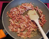 Foto del paso 2 de la receta: Quesadillas de patata bacon y Frankfurt