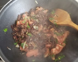 Foto del paso 2 de la receta: Pasta con carne picada y bechamel de boletus