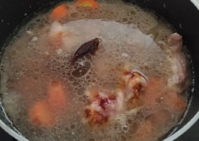 Langkah-langkah untuk membuat Resep Semur Ayam Kentang Favorit di Rumah