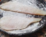 Foto del paso 2 de la receta: Lenguado a la meunière