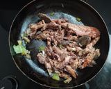 Foto del paso 3 de la receta: Empanadas de Guiso de Sardinas