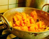 A picture of step 4 of Pumpkin Sambar.
