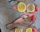 Foto del paso 1 de la receta: Dorada al horno con limón