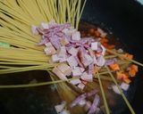 Foto langkah ke 1 dari resep Simple Spaghetti (1 pan).