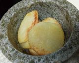 A picture of step 3 of Pan Fry Potato Cake Without Egg.