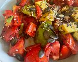 Gebratener Tomaten-Avocado-Salat Rezeptschritt 4 Foto