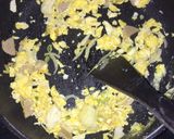 Foto langkah ke 4 dari resep Tumis Indomie Goreng.