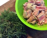 Hình bước làm 1 của món Canh lá đinh lăng sườn non