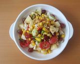 รูปขั้นตอนการทำที่ 2 ของ ส้มตำไทยผลไม้รวม