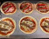 Foto del paso 6 de la receta: Minipizzas con masa de hojaldre 😋