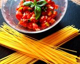 Foto del passaggio 2 della ricetta Pasta con dadolata di pomodoro !