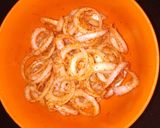 A picture of step 5 of Laccha Onion Salad.