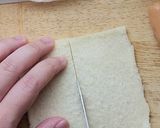 Foto langkah ke 2 dari resep Ide bekal - roti gulung sosis keju.