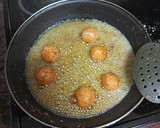 Foto del paso 5 de la receta: Albóndigas de papas, garbanzos y carne con guisantes