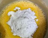 A picture of step 3 of Hot milk cake.