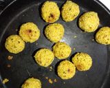 Foto del paso 3 de la receta: Bollitos de mijo con ensalada de verdes y repollo maserado