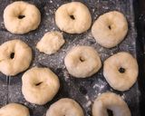 Foto langkah ke 5 dari resep Donat Kentang Empuk Takaran Sendok.