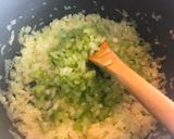 Foto del paso 2 de la receta: Clam Chowder (sopa cremosa de mariscos)