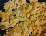 Foto langkah ke 2 dari resep Telur Orak Arik Kuah Mommylicious.
