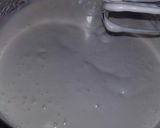 A picture of step 3 of Ice cream cake.