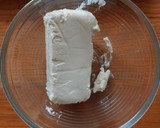 Foto del paso 5 de la receta: Bola de queso con flor de calabaza