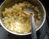 உருளைக்கிழங்கு வருவல் (Urulaikilanku varuval recipe in tamil) ரெசிபி ஸ்டேப் 2 புகைப்படம்