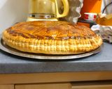 Une image de l'étape 9 de Galette des rois au chocolat.