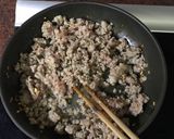 Hình bước làm 3 của món Thịt heo bằm cháy mỡ tỏi