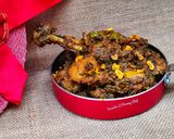 A picture of step 8 of Palak chicken masala.
