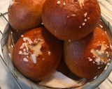 Foto del passaggio 4 della ricetta Bretzel Buns