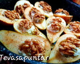 Foto del paso 1 de la receta: Peras rellenas de cebolla y gorgonzola en cecofry🧀🍐🌰🧀