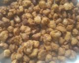 A picture of step 4 of Gram flour peanut masala mix.