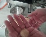 A picture of step 7 of Til Gud Laddu.
