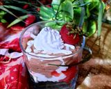 A picture of step 6 of Strawberry with chocolate dessert.
