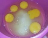Foto langkah ke 3 dari resep Puding Roti Keju Kismis.