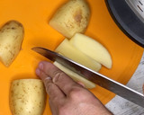 Foto del paso 4 de la receta: Merluza en piperrada con patatas gajo en MyCook Touch