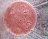 Foto del paso 4 de la receta: Licuado de banana y frutilla 🍌🍓