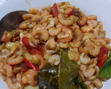 Foto langkah ke 3 dari resep Tumis Udang Kecil Simple.