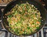 A picture of step 2 of Chicken and vegetables spring rolls.