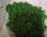 A picture of step 1 of Aloo Palak.