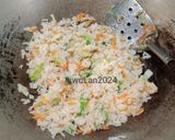 Foto langkah ke 3 dari resep Nasi Goreng Vegetarian.