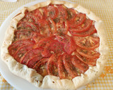 Foto del paso 13 de la receta: Tarta de cebolla con queso y tomate