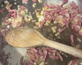 Une image de l'étape 1 de Riz nero façon risotto « alla carbonara ».