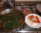 Foto del paso 4 de la receta Paella de espinacas y calamares